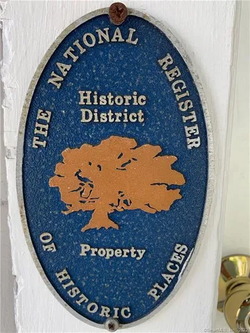 $2,125 | 48 Pratt Street, Glastonbury, CT 06033