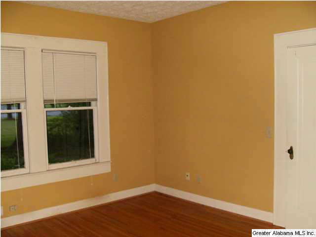 303 5th Street North Clanton, AL 35045 - Photo 8 of 16