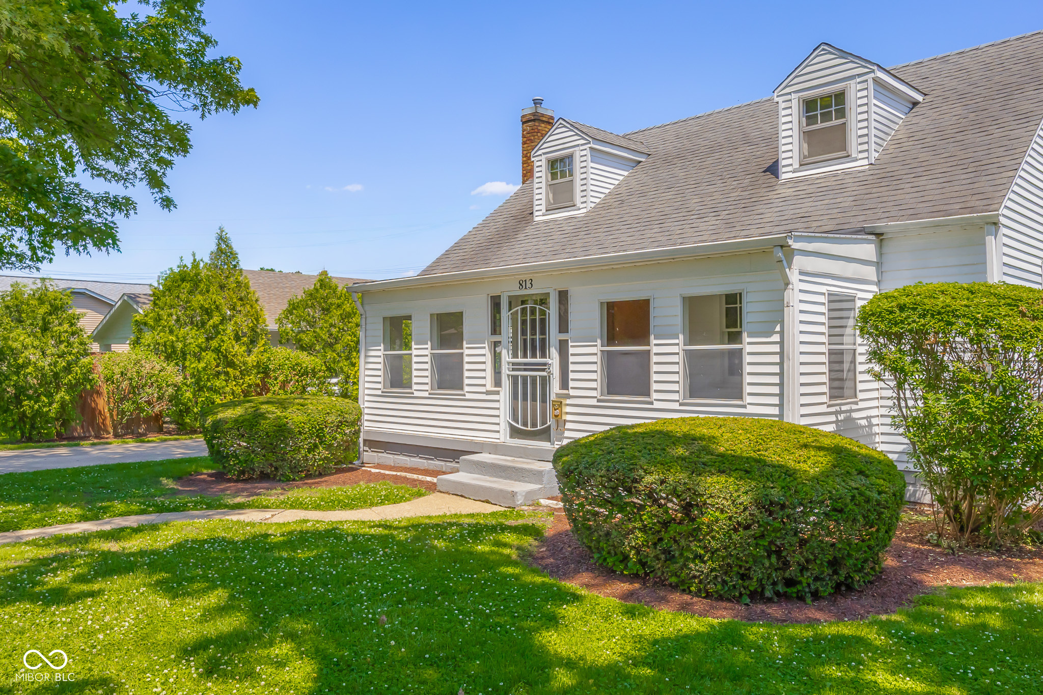 813 Central Place Columbus, IN 47201 - Photo 1 of 43