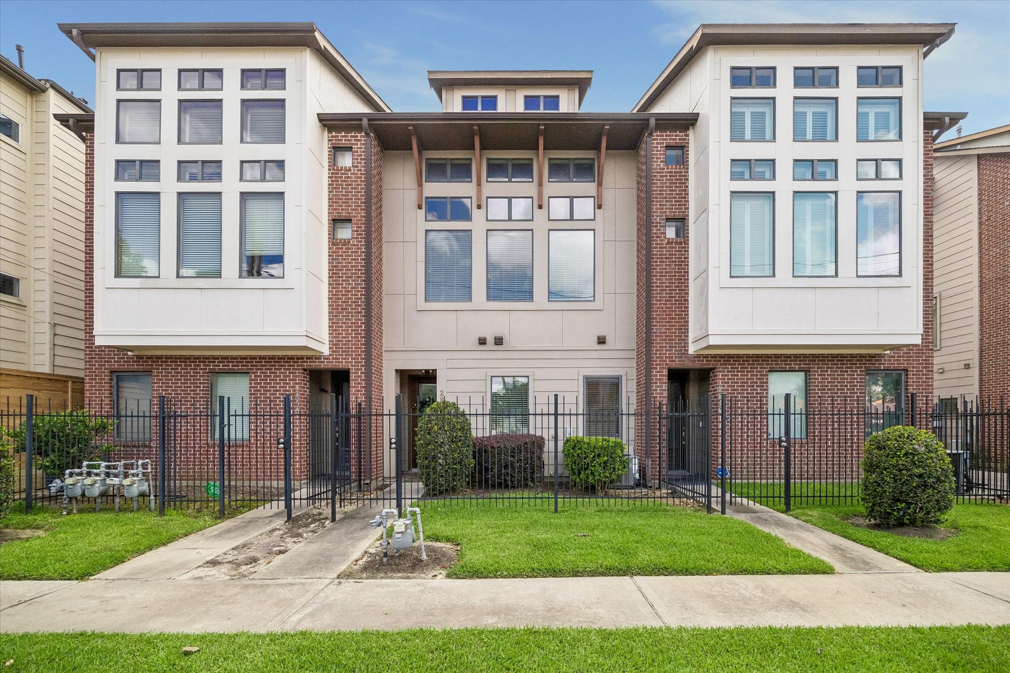 2848 Leeland Street Houston, TX 77003 - Photo 1 of 25