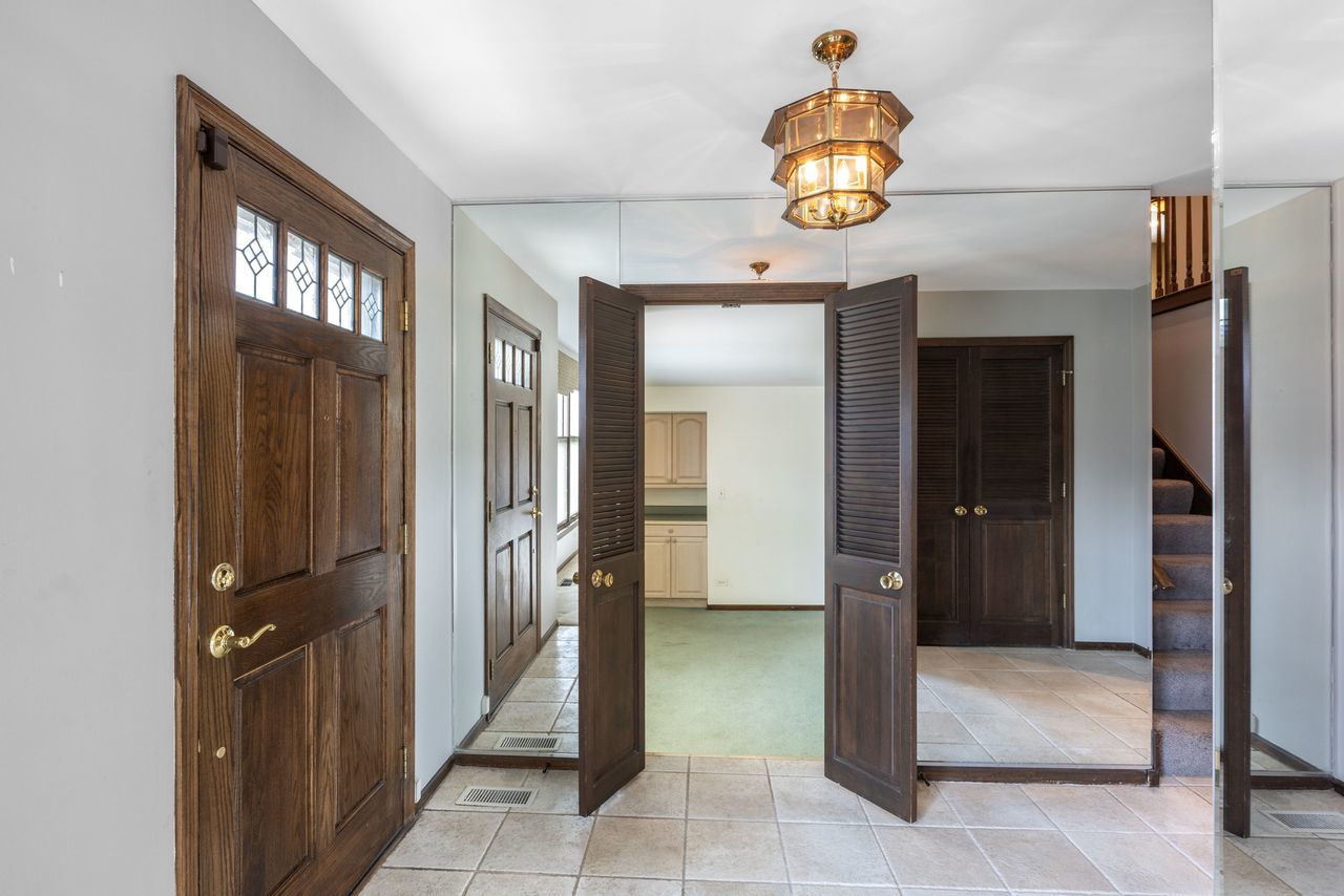 2621 Landwehr Road Glenview, IL 60026 - Photo 14 of 36 Gallery Image 14