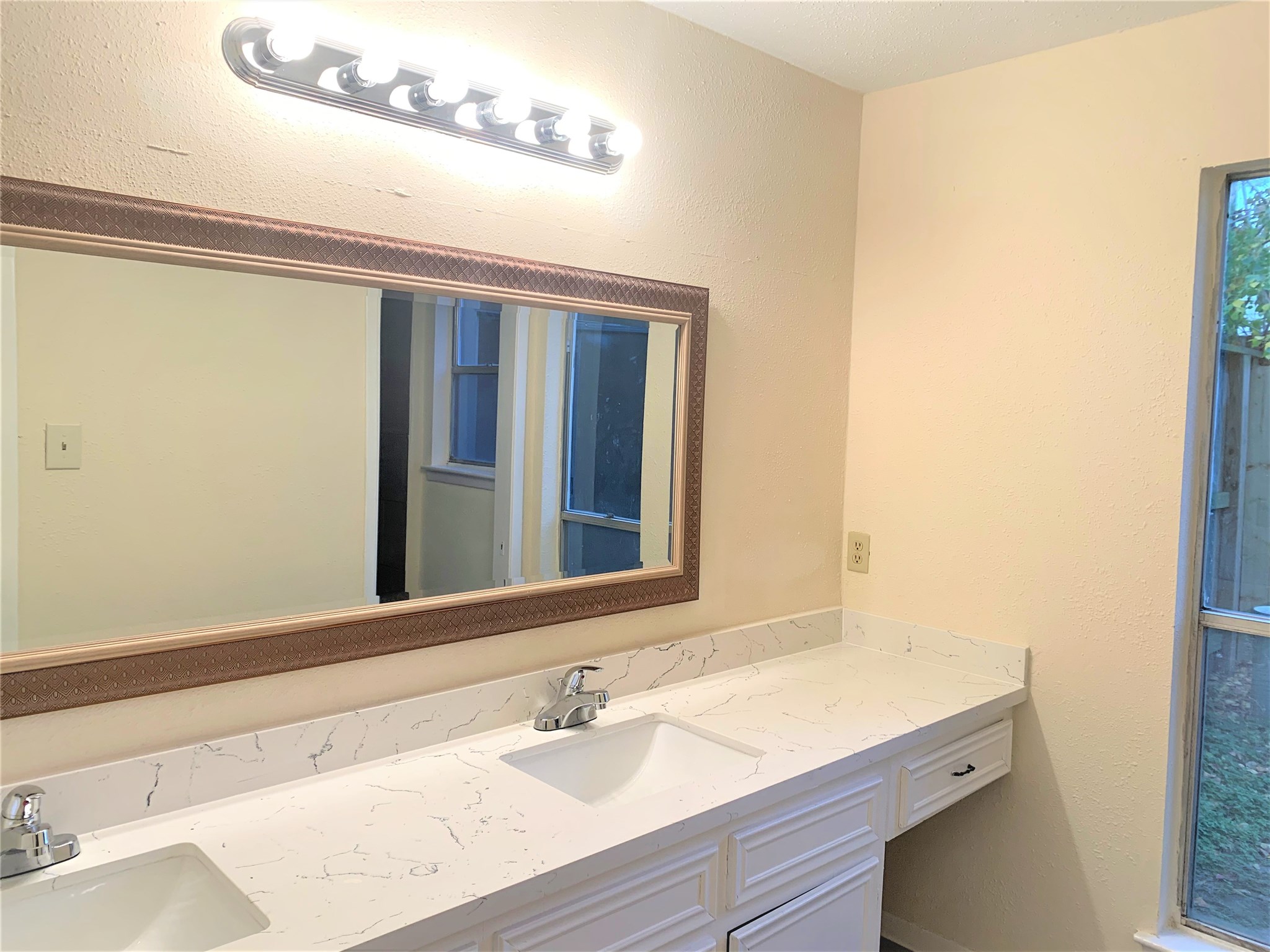 4224 Boone Road Houston, TX 77072 - Photo 18 of 37