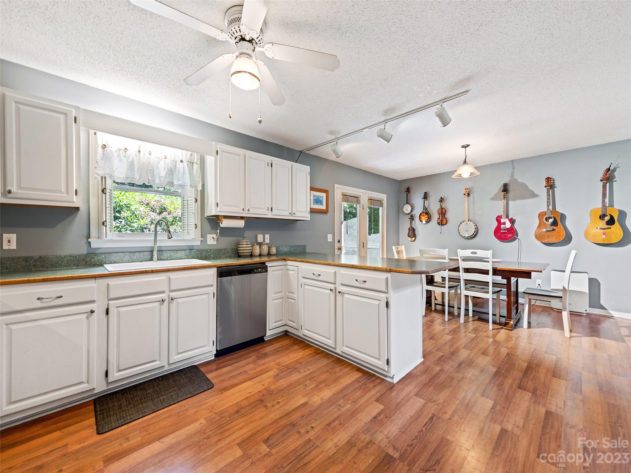 74 Ripple Run Sylva, NC 28779 - Photo 7 of 30 Gallery Image 7
