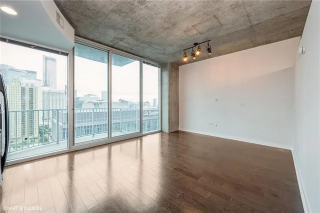 $235,000 | 400 West Peachtree Street Northwest, Unit 2010, Atlanta, GA 30308