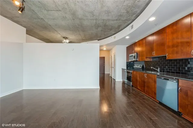 $235,000 | 400 West Peachtree Street Northwest, Unit 2010, Atlanta, GA 30308