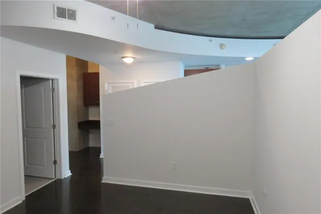 $235,000 | 400 West Peachtree Street Northwest, Unit 2010, Atlanta, GA 30308