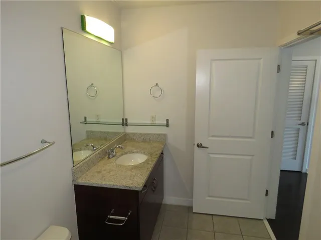 $235,000 | 400 West Peachtree Street Northwest, Unit 2010, Atlanta, GA 30308