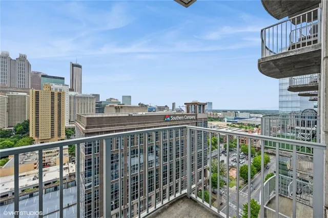 $235,000 | 400 West Peachtree Street Northwest, Unit 2010, Atlanta, GA 30308