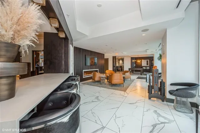 $235,000 | 400 West Peachtree Street Northwest, Unit 2010, Atlanta, GA 30308