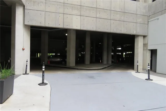 $235,000 | 400 West Peachtree Street Northwest, Unit 2010, Atlanta, GA 30308