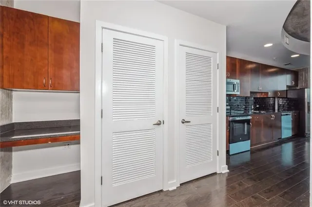 $235,000 | 400 West Peachtree Street Northwest, Unit 2010, Atlanta, GA 30308