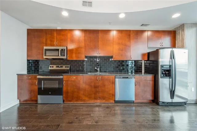 $235,000 | 400 West Peachtree Street Northwest, Unit 2010, Atlanta, GA 30308