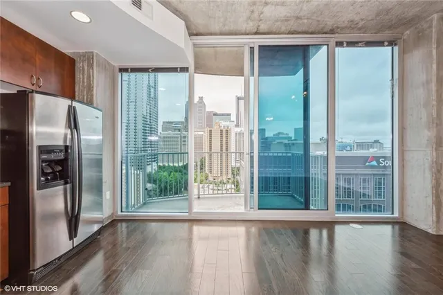 $235,000 | 400 West Peachtree Street Northwest, Unit 2010, Atlanta, GA 30308