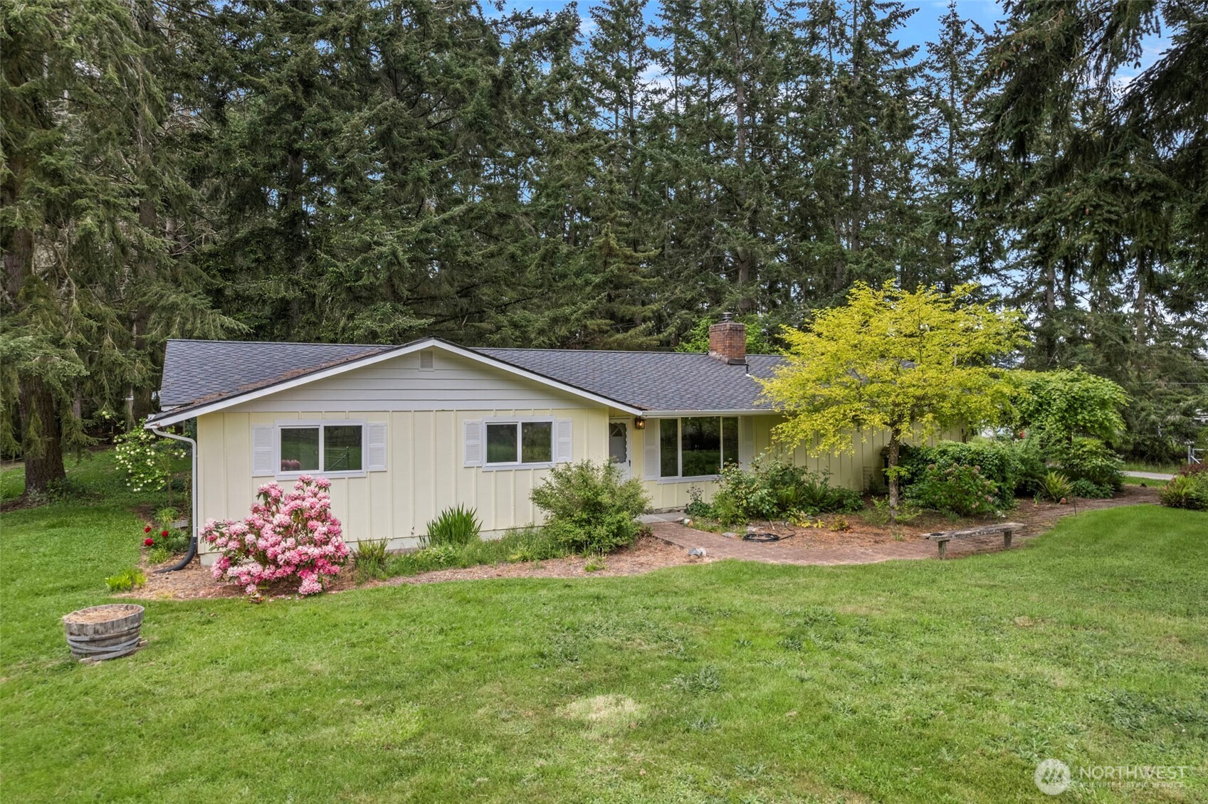 4340 Rollinghill Road Clinton, WA 98236 - Photo 1 of 37 Gallery Image 1