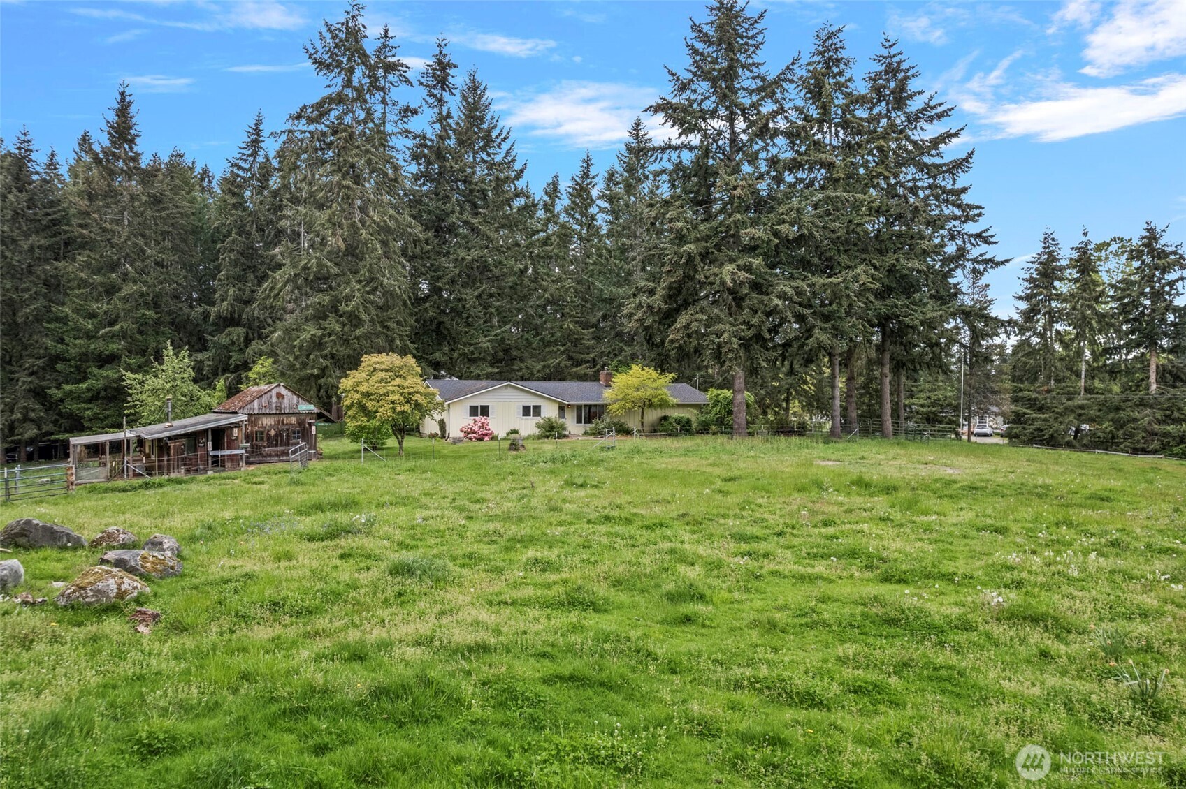 4340 Rollinghill Road Clinton, WA 98236 - Photo 2 of 37 Gallery Image 2