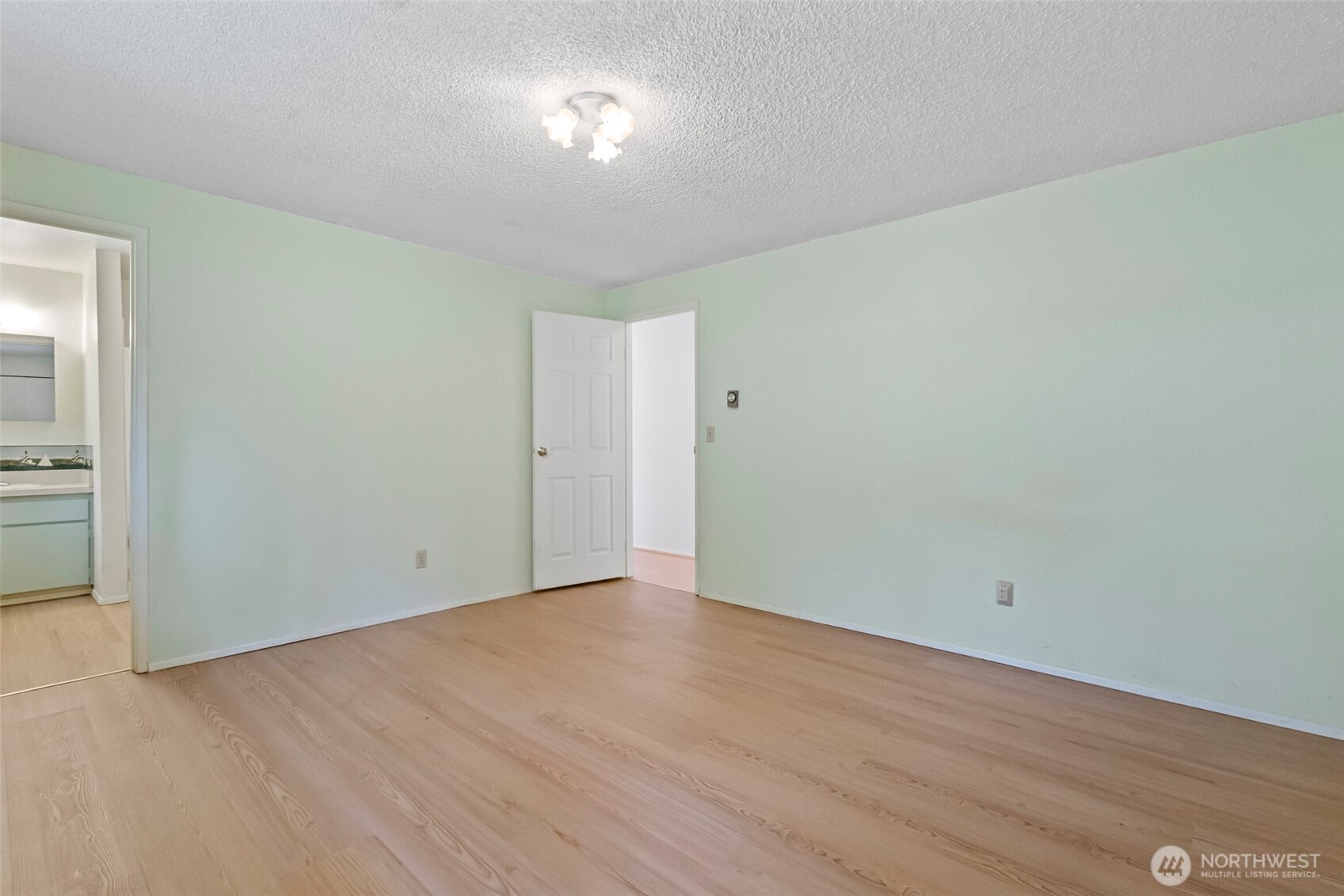 4340 Rollinghill Road Clinton, WA 98236 - Photo 26 of 37 Gallery Image 26