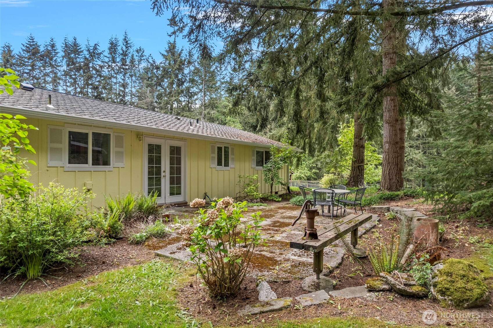 4340 Rollinghill Road Clinton, WA 98236 - Photo 30 of 37 Gallery Image 30