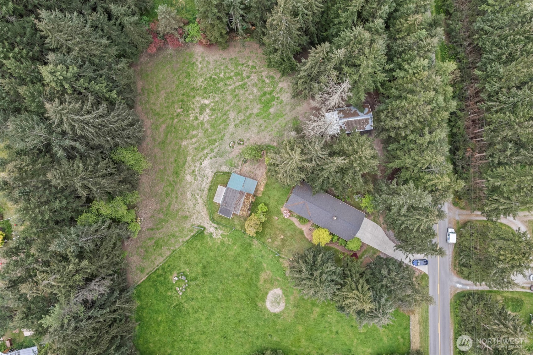 4340 Rollinghill Road Clinton, WA 98236 - Photo 4 of 37 Gallery Image 4