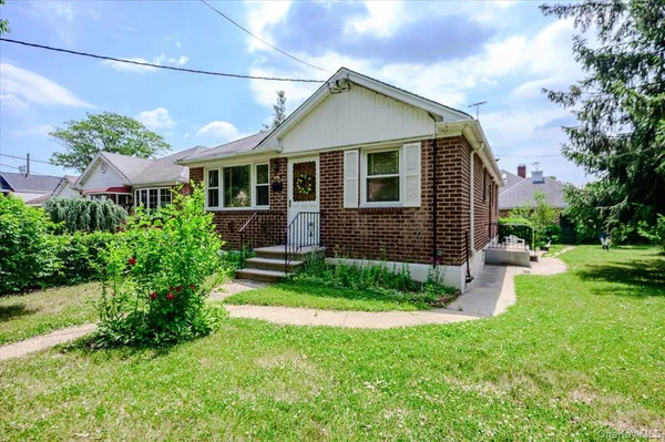 $769,999 | 3254 Lafayette Avenue | Throgs Neck