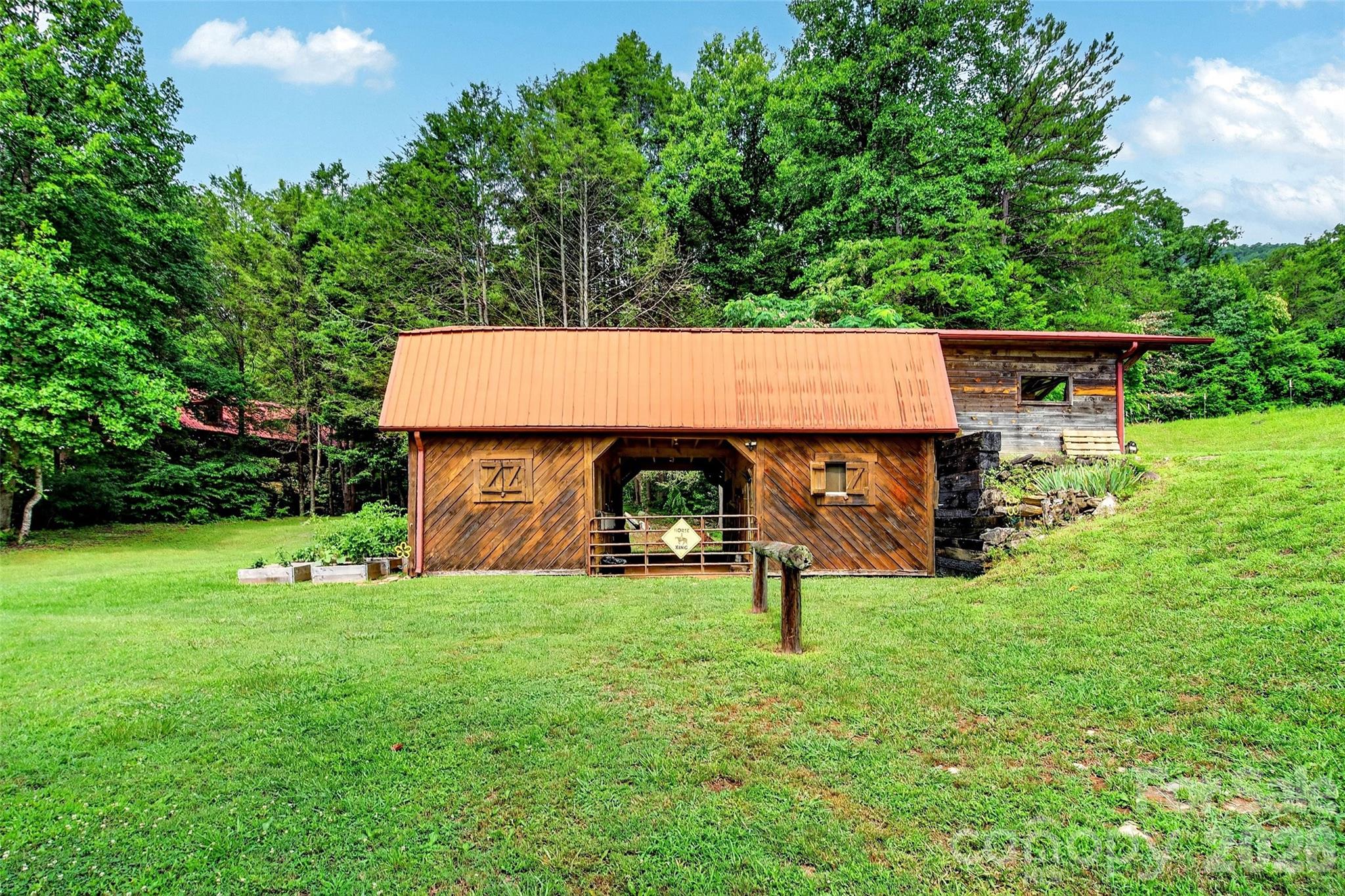664 Paxton Creek Road Marion, NC 28752 - Photo 31 of 47