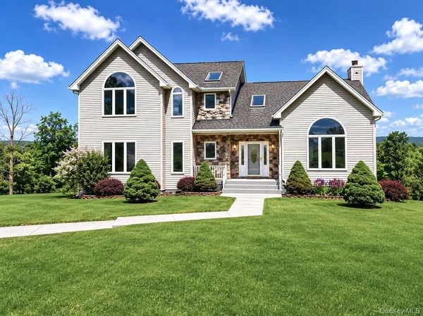 $699,999 | 11 Oak Ridge Road, Middletown, NY 10940