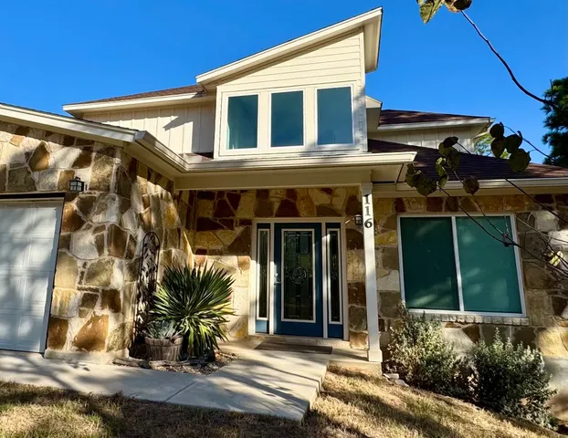 $2,100 | 116 Kohala Lane, Bastrop, TX 78602