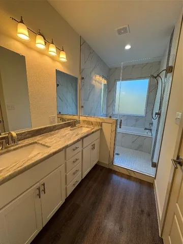 $2,100 | 116 Kohala Lane, Bastrop, TX 78602