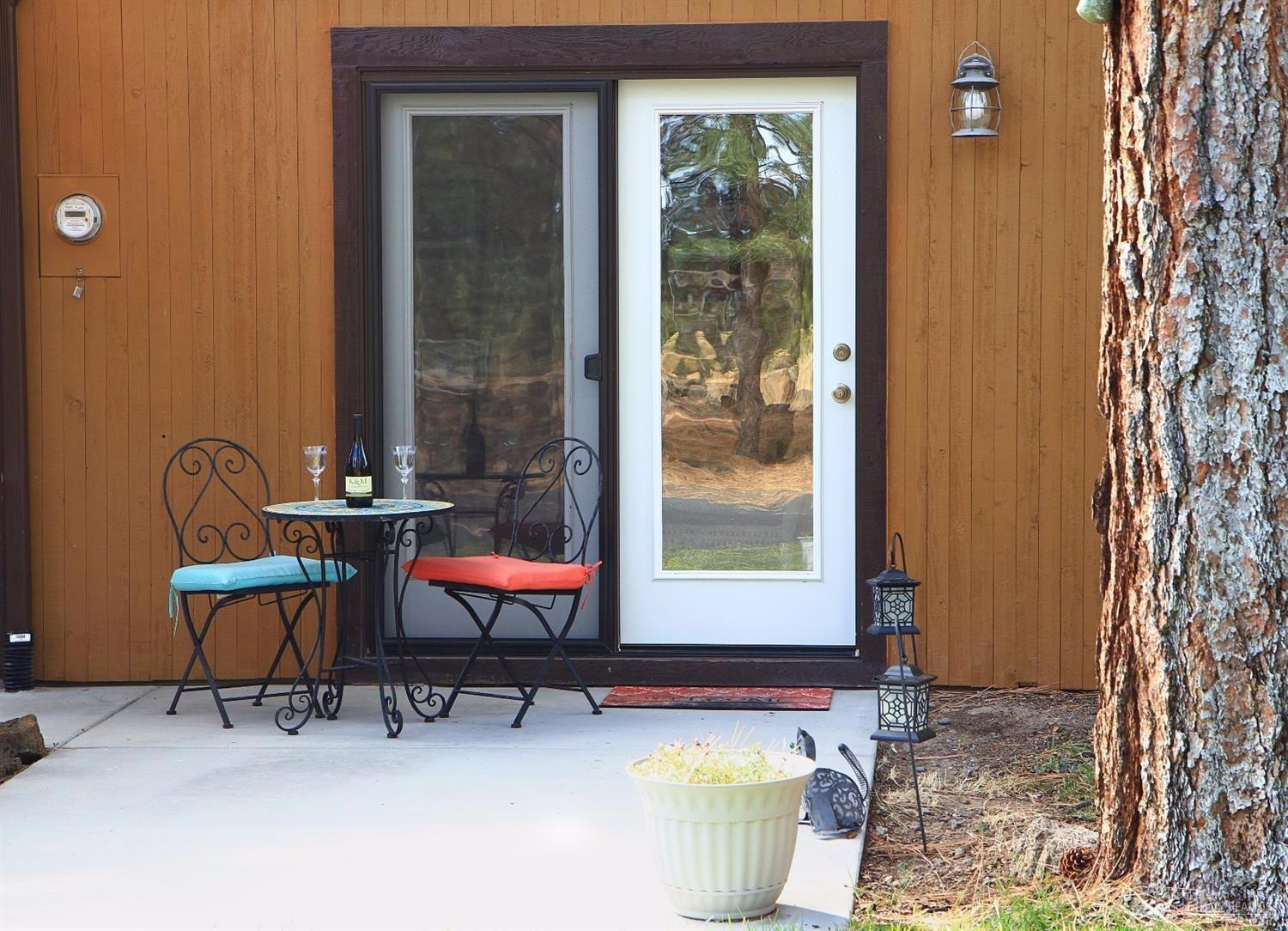 60301 Woodside Loop Bend, OR 97702 - Photo 15 of 22 Charming Little Patio With Access to Gue