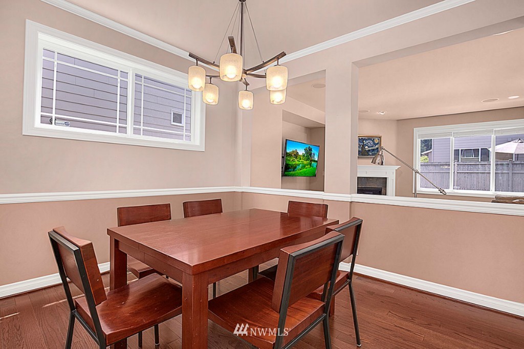 4653 Northeast 2nd Street Renton, WA 98059 - Photo 3 of 18