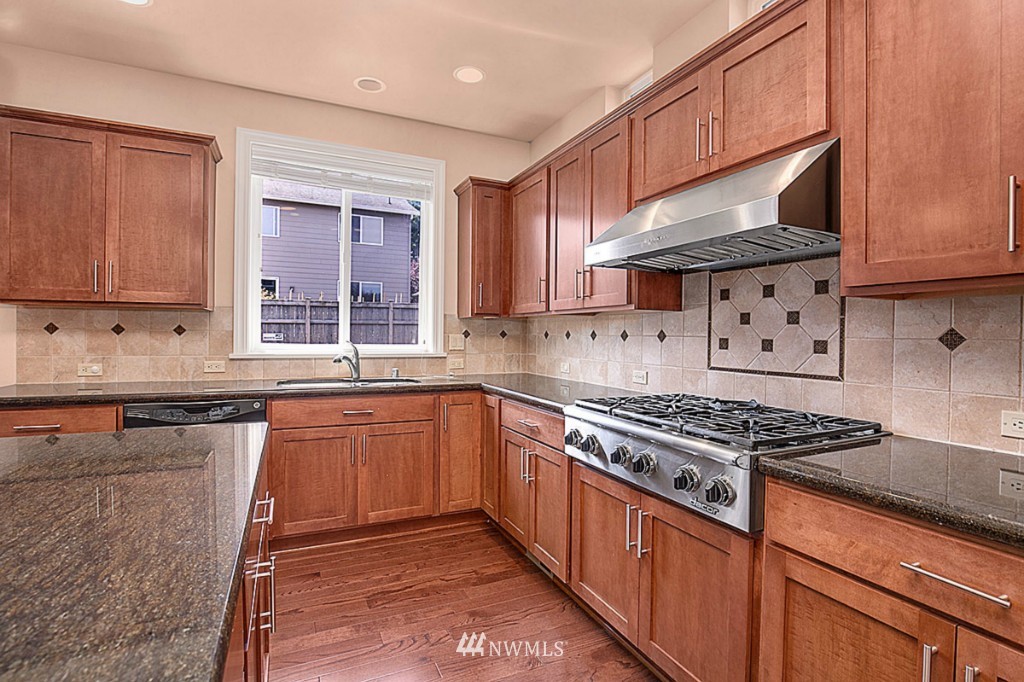 4653 Northeast 2nd Street Renton, WA 98059 - Photo 8 of 18