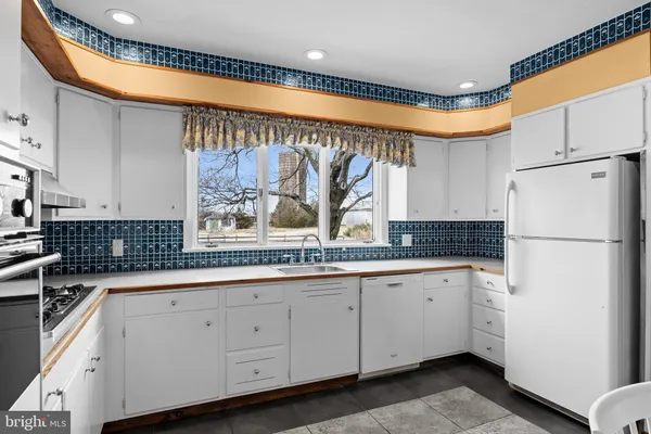 $685,000 | 53 Arneys Mt Road, Pemberton, NJ 08068