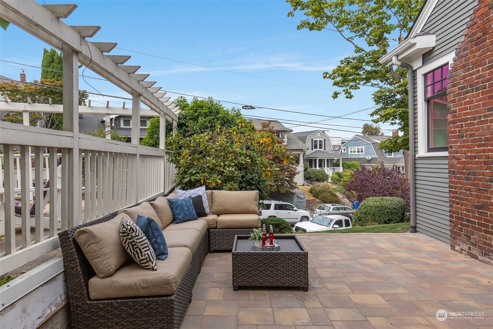 3130 Broadway East Seattle, WA 98102 - Photo 18 of 32 a balcony with furniture and plants
