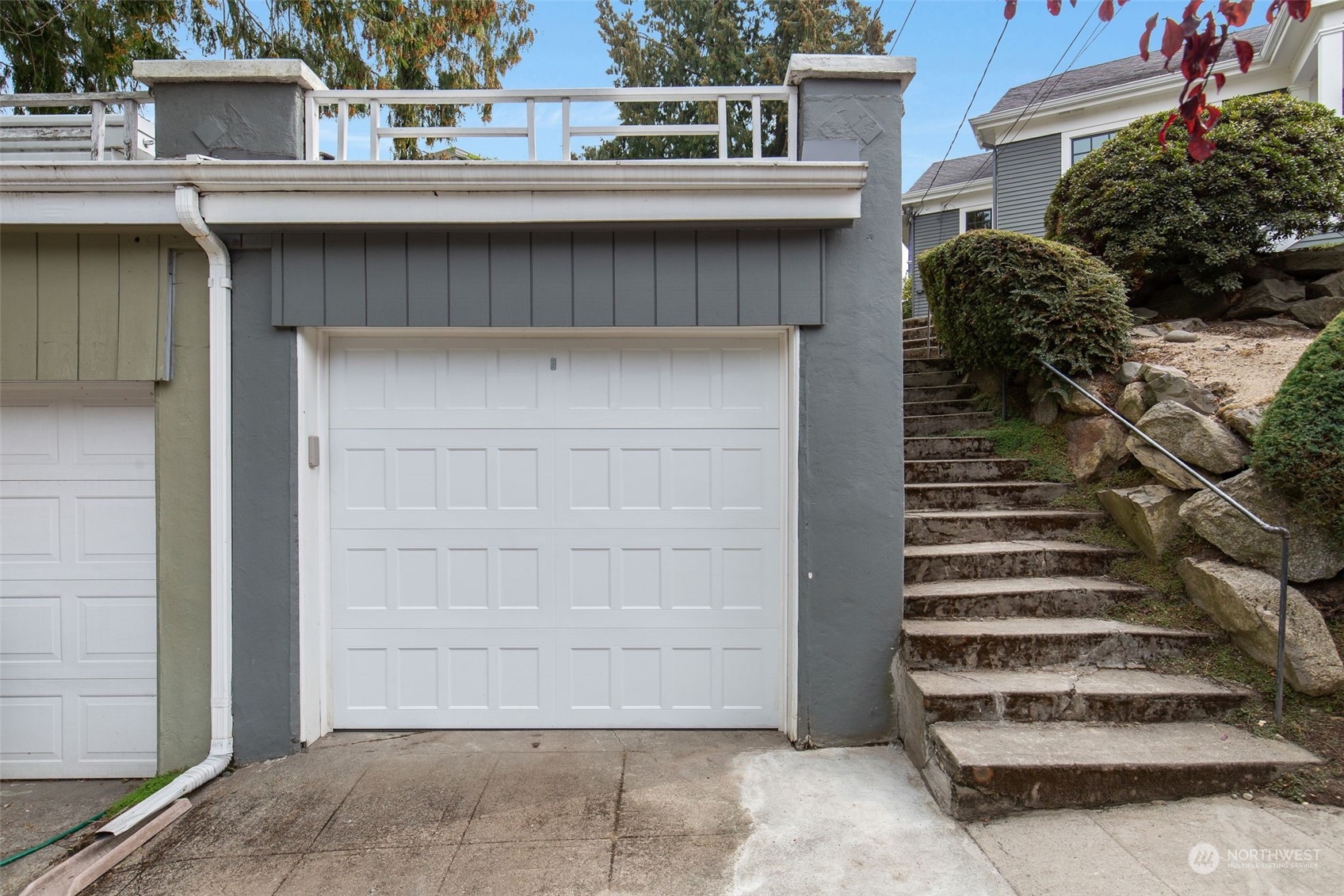 3130 Broadway East Seattle, WA 98102 - Photo 31 of 32 a view of entryway with a house