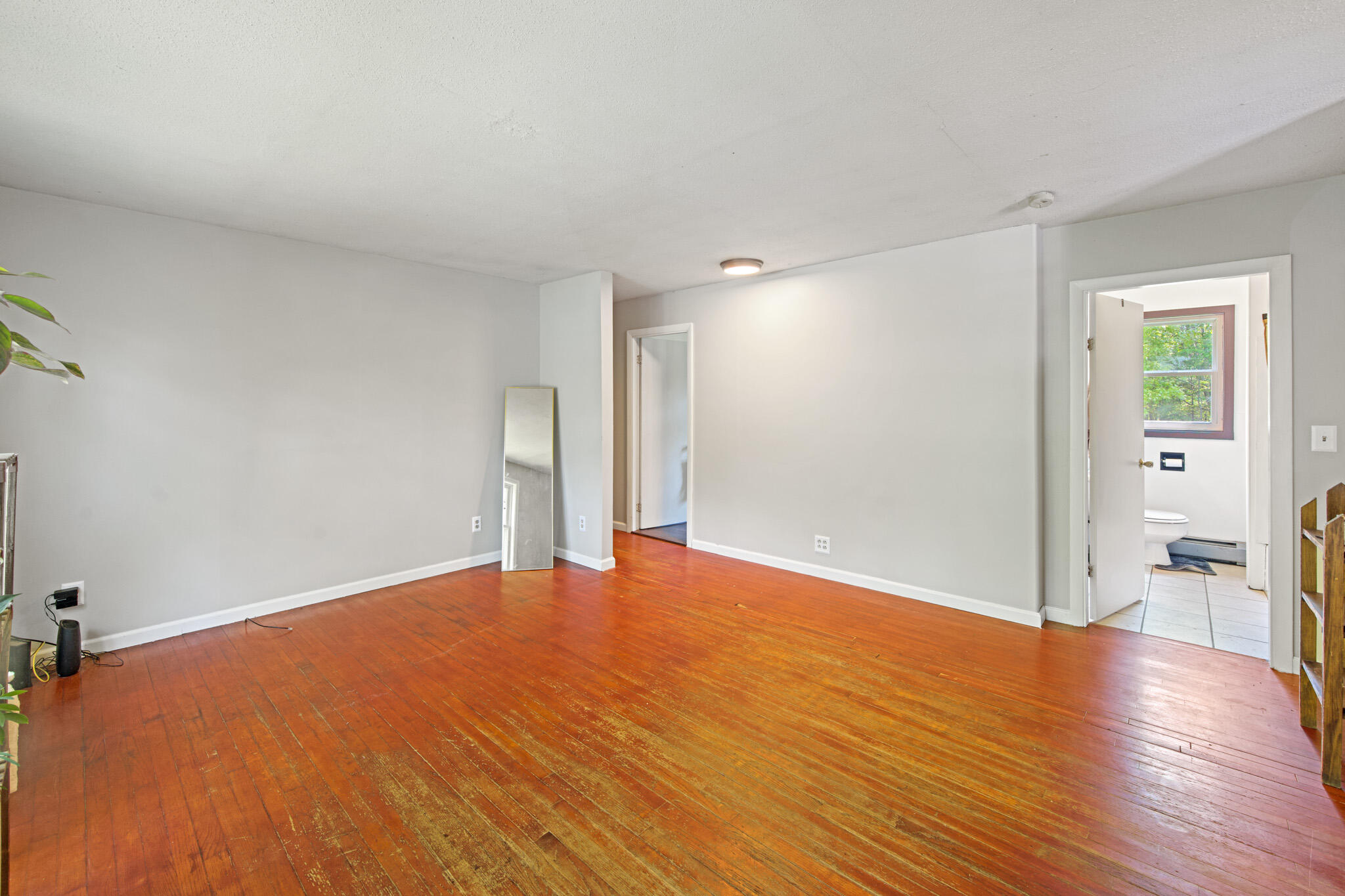 537 Millvale Road Bucksport, ME 04416 - Photo 18 of 58 Living Room