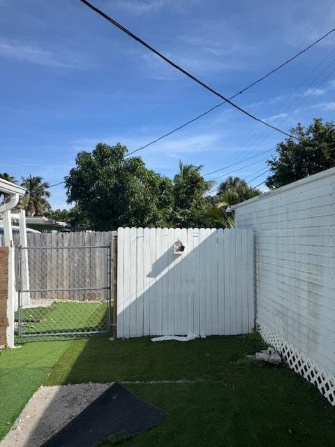 167 East 24th Street Riviera Beach, FL 33404 - Photo 32 of 37 IMG_5721