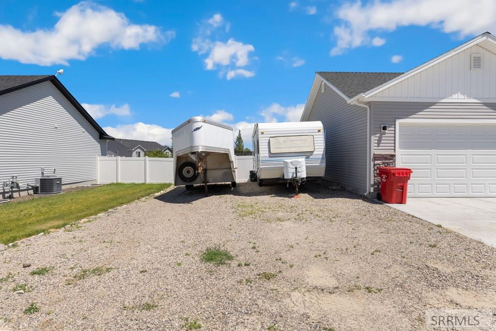 585 Washington Loop Rigby, ID 83442 - Photo 2 of 43