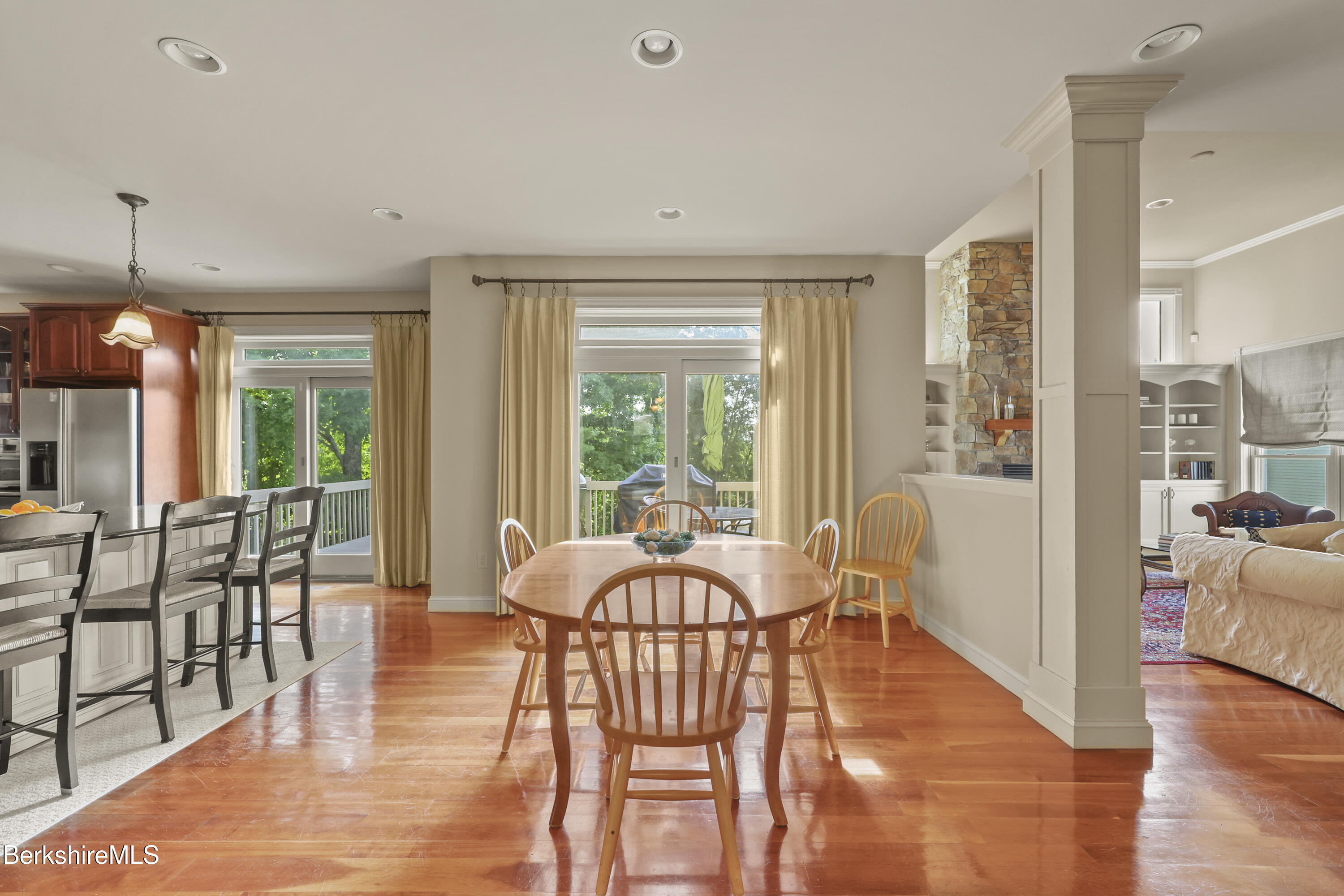 35 Meadow Ridge Drive Pittsfield, MA 01201 - Photo 31 of 81 Breakfast Area