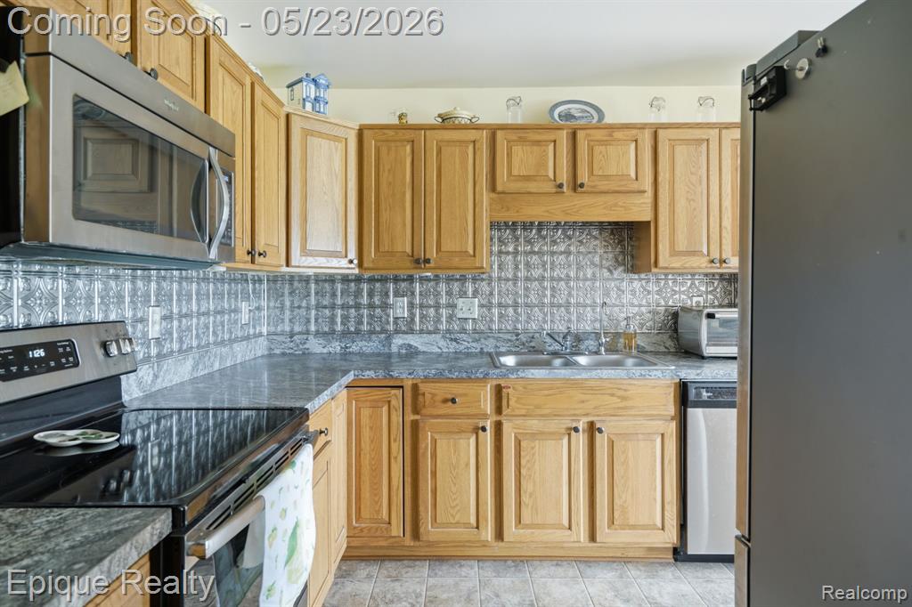 238 Quail Drive Capac, MI 48014 - Photo 9 of 24