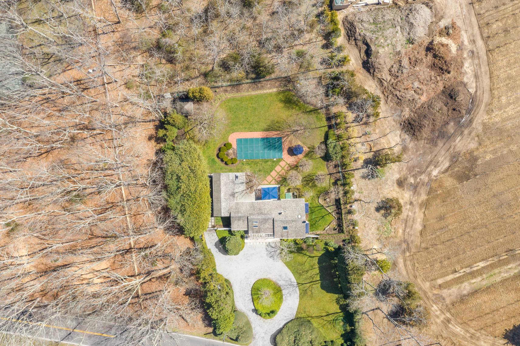 1445 Deerfield Road Water Mill, NY 11976 - Photo 30 of 32 Gallery Image 30