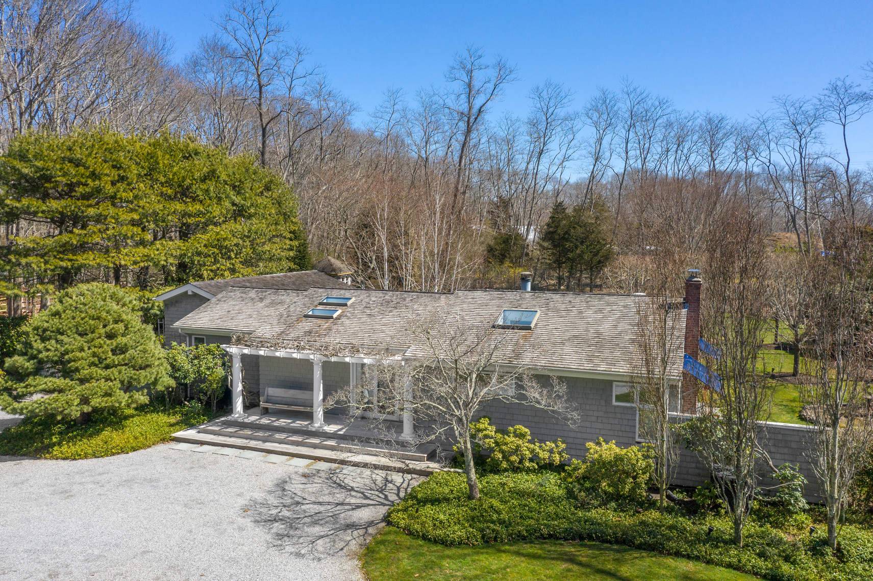 1445 Deerfield Road Water Mill, NY 11976 - Photo 4 of 32 Gallery Image 4