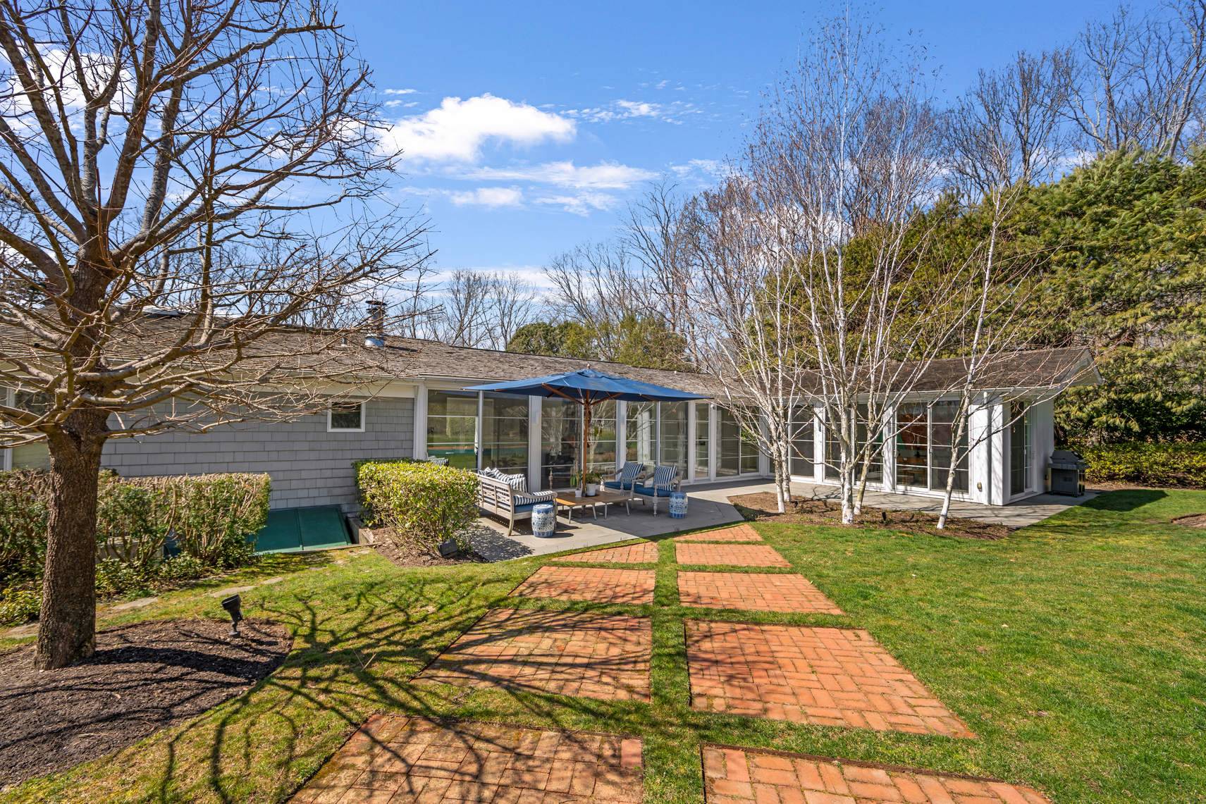 1445 Deerfield Road Water Mill, NY 11976 - Photo 6 of 32 Gallery Image 6