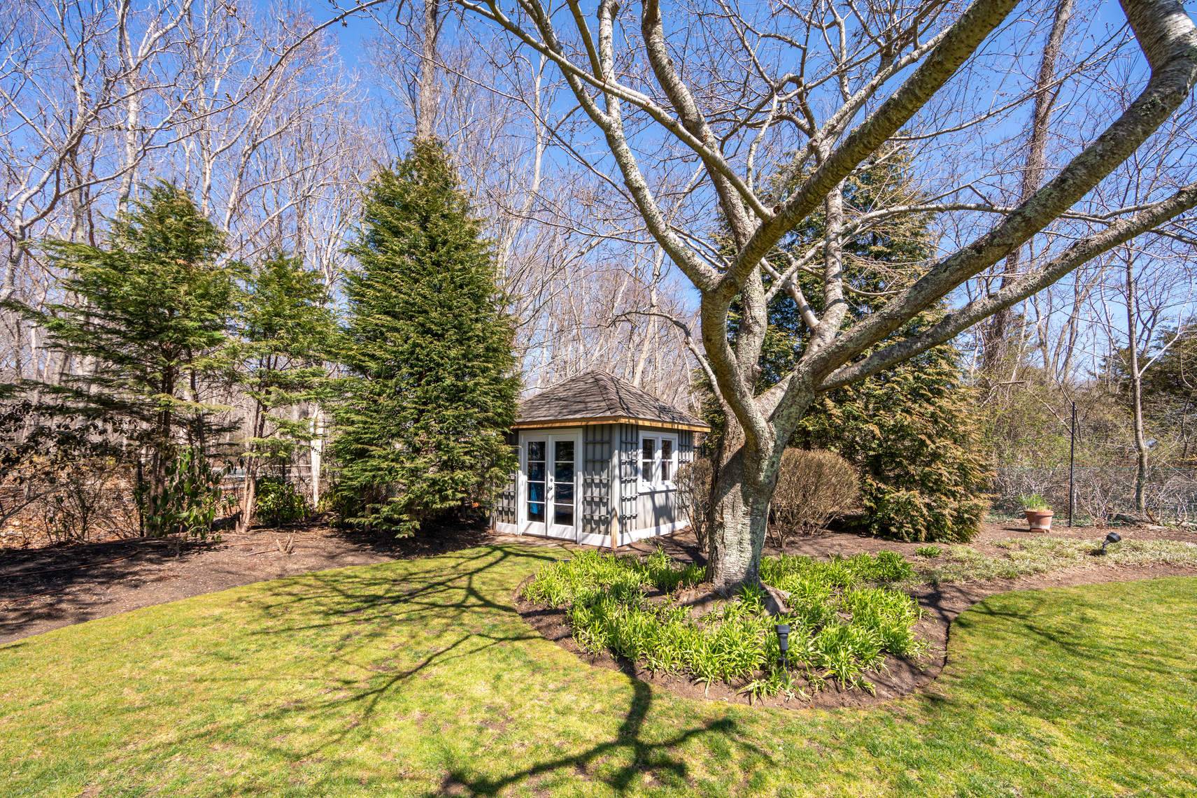 1445 Deerfield Road Water Mill, NY 11976 - Photo 7 of 32 Gallery Image 7