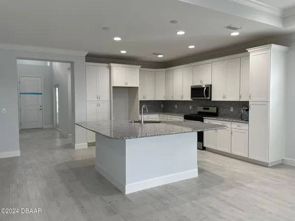 $3,000 | 818 Bama Breeze Drive, Daytona Beach, FL 32124