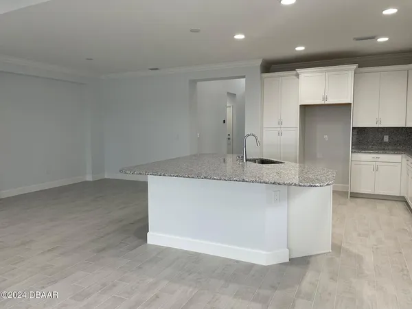 $3,000 | 818 Bama Breeze Drive, Daytona Beach, FL 32124