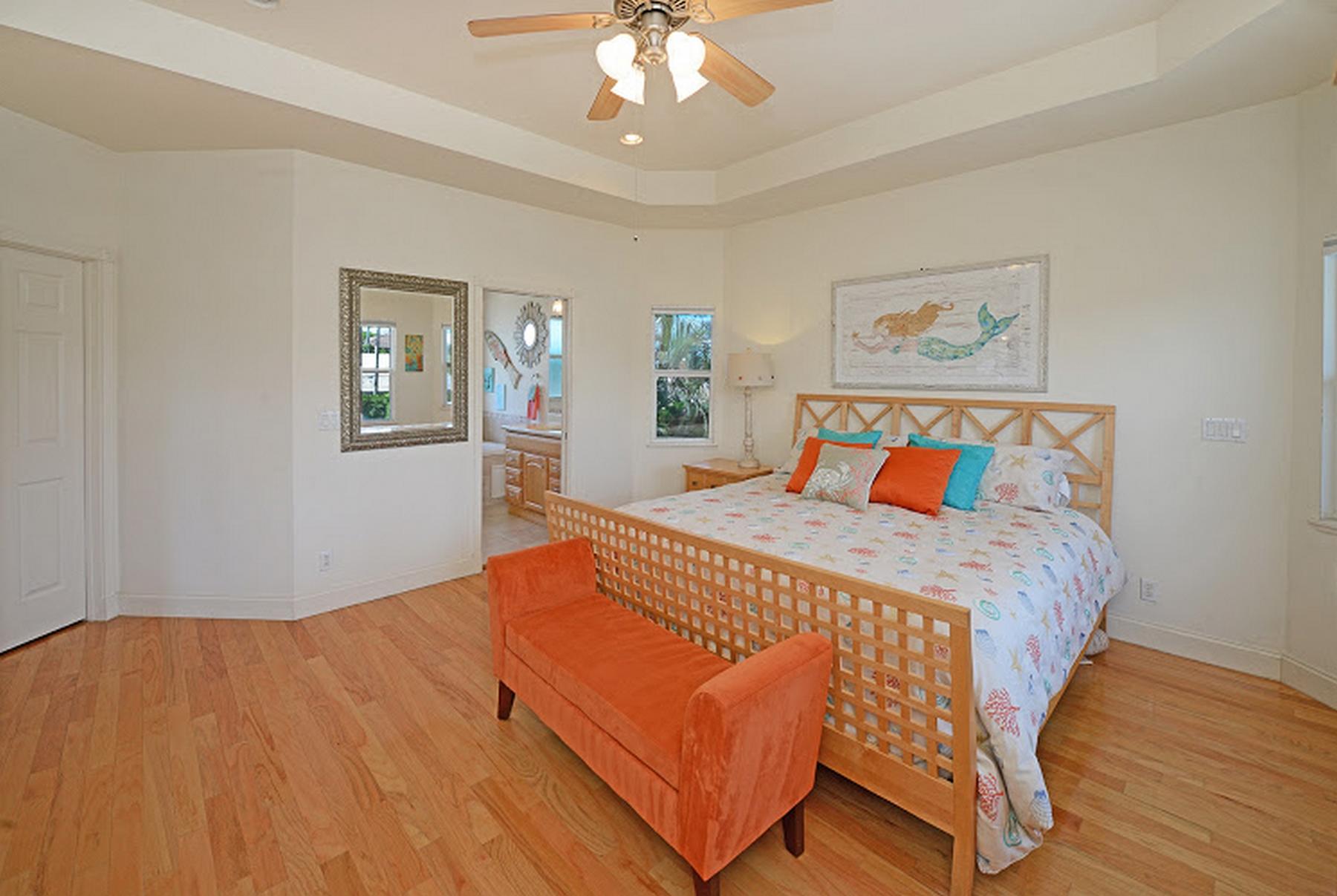 21 Oceanview Drive Ocean Ridge, FL 33435 - Photo 11 of 38 9