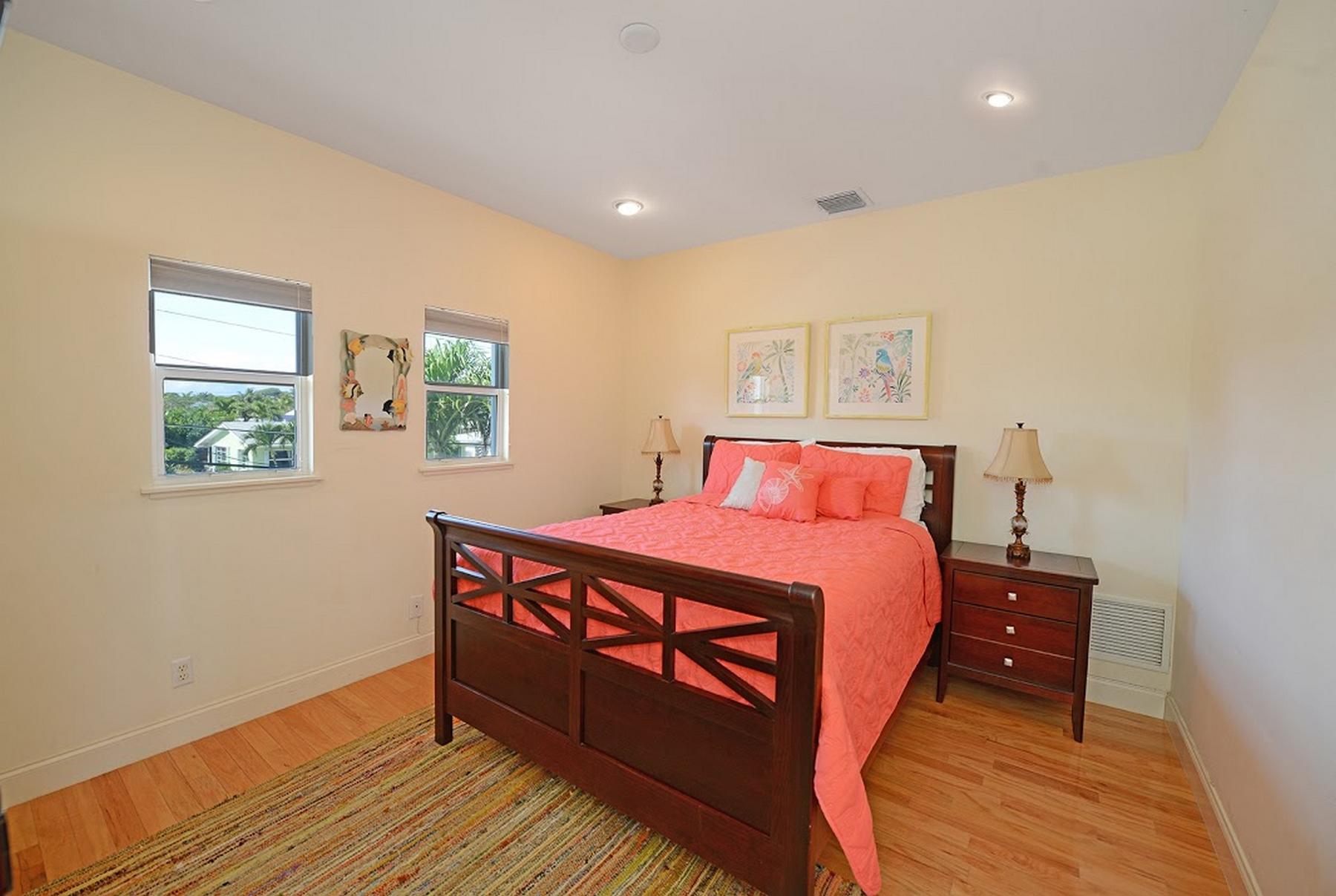 21 Oceanview Drive Ocean Ridge, FL 33435 - Photo 13 of 38 11