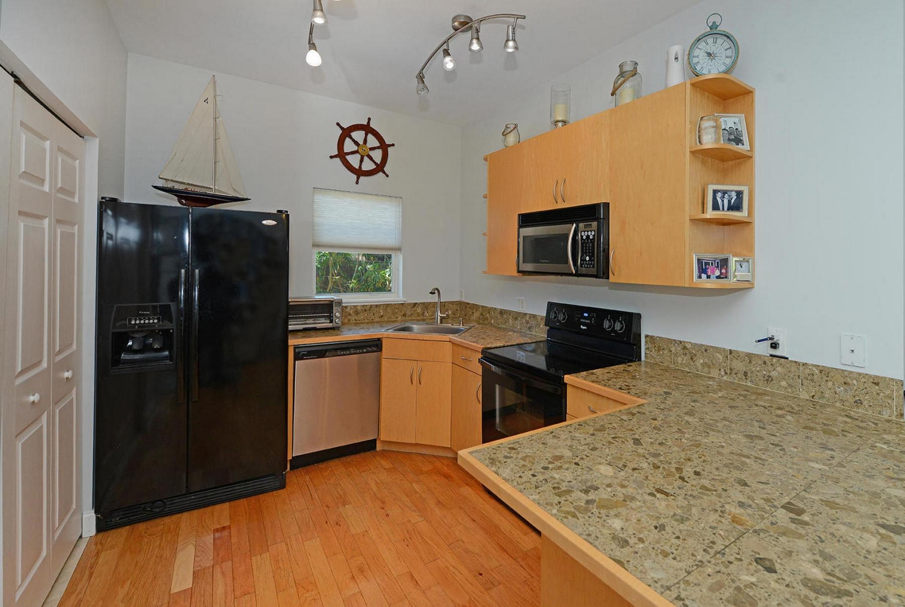 21 Oceanview Drive Ocean Ridge, FL 33435 - Photo 21 of 38 19