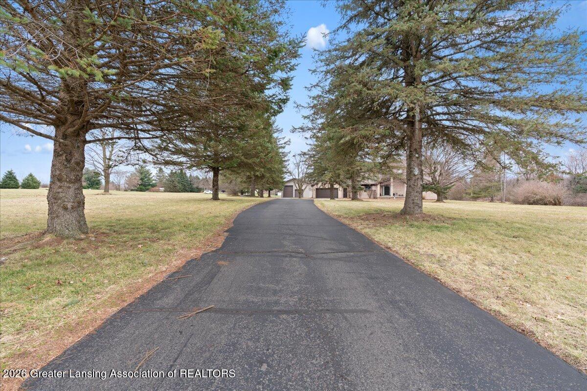 1840 East Round Lake Road Dewitt, MI 48820 - Photo 7 of 59 09-Media Jett - 11