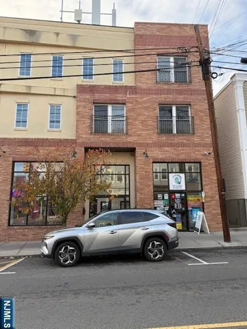 $3,500 | 600 North Frank E Rodgers, Unit 2R, Harrison, NJ 07029