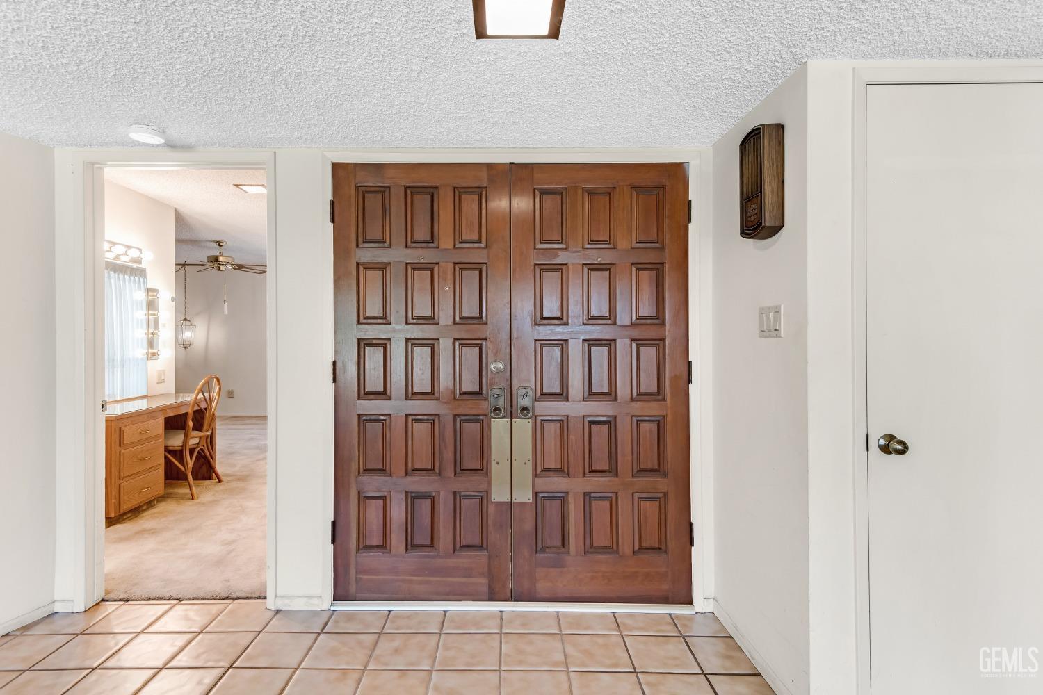 Undisclosed Address Bakersfield, CA 93309 - Photo 13 of 46 a view of an entryway with workspace